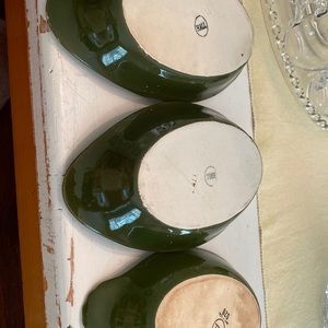Hall dishes dark green? 3. Large